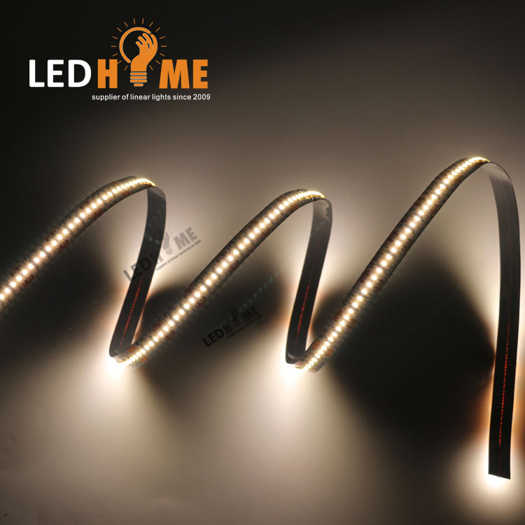 300LED 5 Years Warranty Flexible LED Strip Lighting with High Lumen